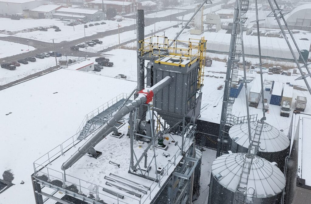 Installation mécanique industrielle dans une usine au Québec